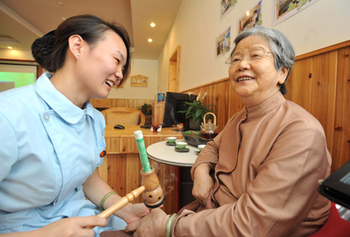 宁波市首家个性化老人日托服务中心在江东成立