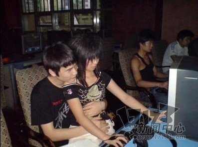 侣的游戏姿势大搜罗-情侣,玩游戏,单身,<em>妹子</em>,女