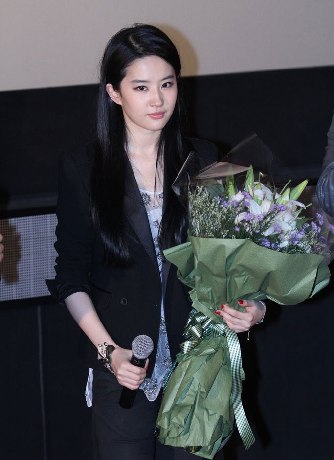 刘亦菲刘诗诗杨幂范冰冰同类型女星对比-杨幂