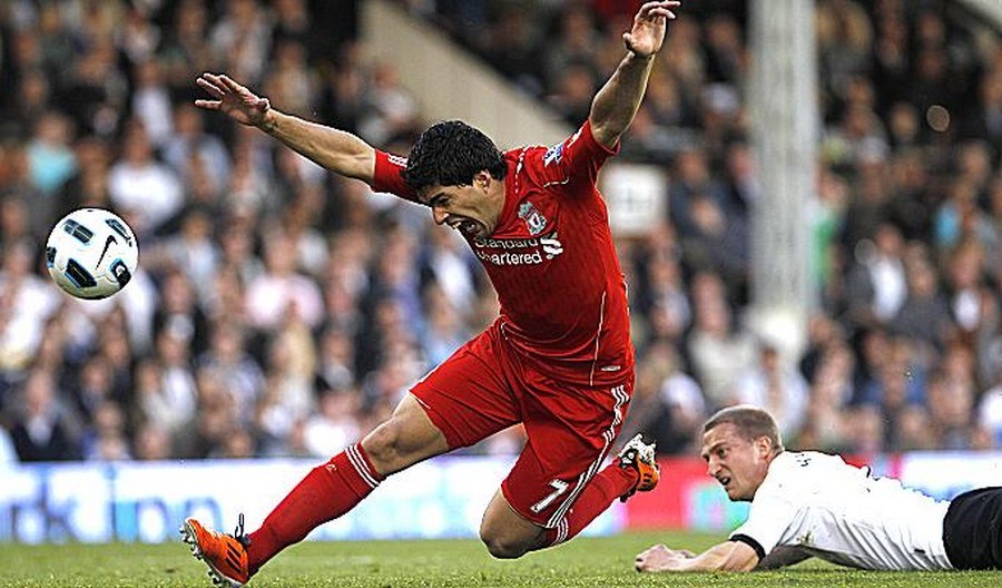 FIFA巨头称假摔是癌症 苏牙无视批评:要骂尽管