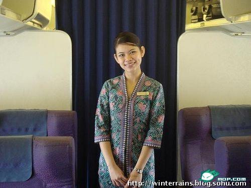 新加坡泰国空姐晒化妆包(组图)