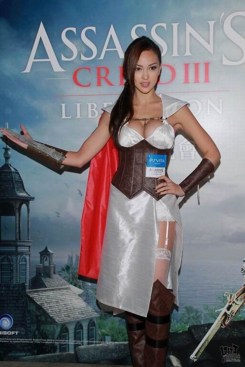 《<em>刺客信条3</em>》香港促销 白丝胸猛<em>妹子</em>COS艾叔