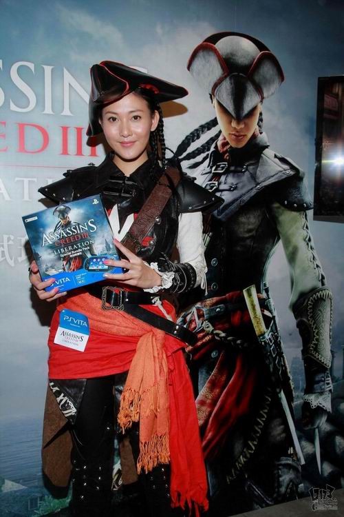 《<em>刺客信条3</em>》香港促销 白丝胸猛<em>妹子</em>COS艾叔