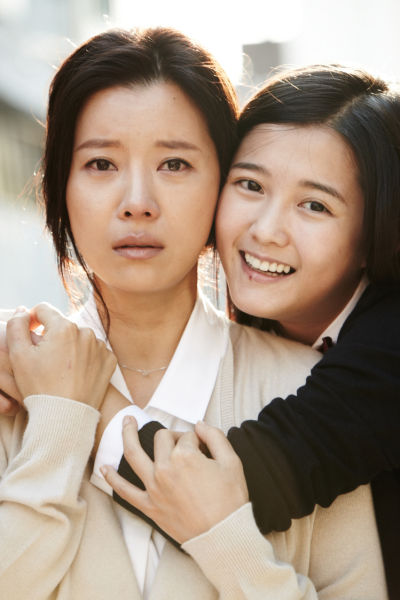 《不哭妈妈》将映 曝柳善南宝拉<em>悲伤</em>剧照-南宝