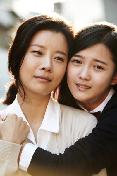《不哭妈妈》将映 曝柳善南宝拉<em>悲伤</em>剧照-南宝
