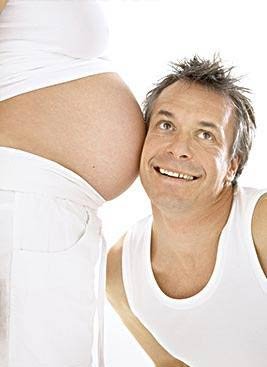 胎儿的成长更需爸爸的陪伴(图)-胎儿,婴儿,抚摸