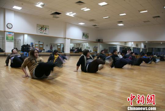 杭州一高校开设减肥班 称测试不达标将影响毕