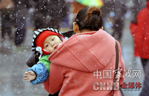 风雪天宁波返乡客踏上回家路(组图)-宁波,返乡