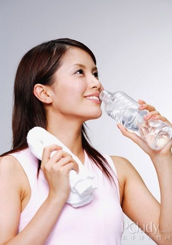 憋尿5大伤害 春运排毒技巧-<em>老年</em>人,<em>膀胱炎</em>,前列