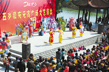 人口返城_东汇城超市人口图片(3)