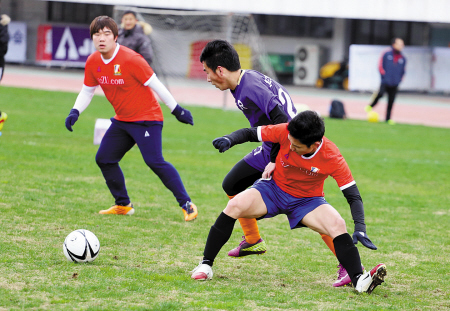 用足球迎接春天 宁波市迎春杯八人制足球赛揭