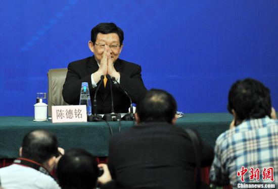 陈德铭“吐槽”网购经历 快递称政府部门不送货(图)
