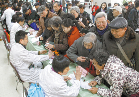 尿像啤酒一样起泡不正常吗?最好去医院查查肾