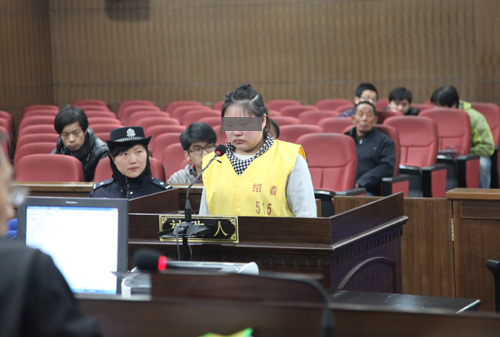 欲敲诈80万元 绍兴90后少女绑架杀害四岁男童