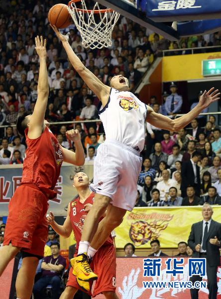 CBA�ܾ������㶫��ݸ����ʤɽ���ƽ�