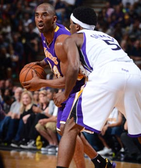 霍华德盖帽还是犯规? 又见争议判罚湖人再受益