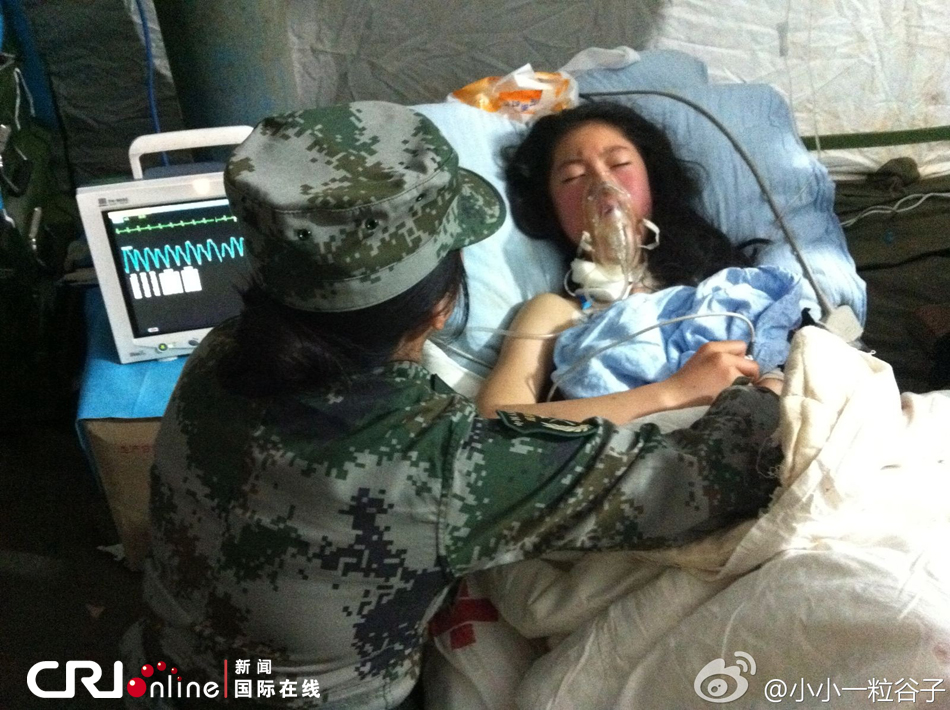 记者地震灾区见闻:入夜 依旧一片光亮(高清组图)