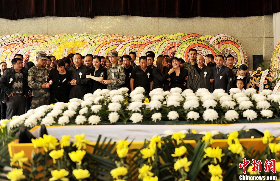 �ͱ�«ɽ�����������սʿ