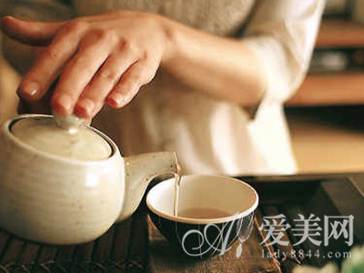 喝茶<em>好处</em>多 止泻灭菌又防晒(组图)-<em>茶叶</em>,止泻,口