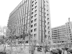 曝江苏一财政局人均办公面积200平 局长否认[