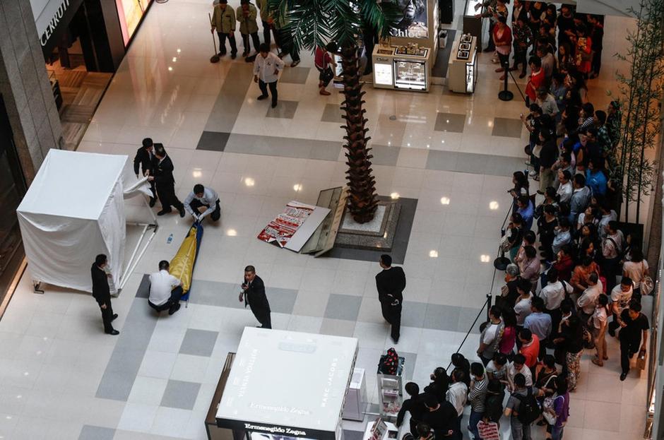 上海徐家汇一男子跳楼身亡-上海,徐家汇,一