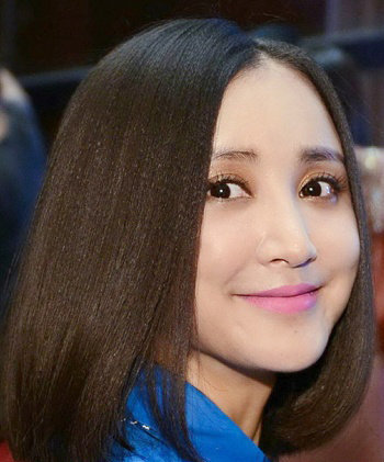 <em>中分</em>的<em>齐肩</em>发