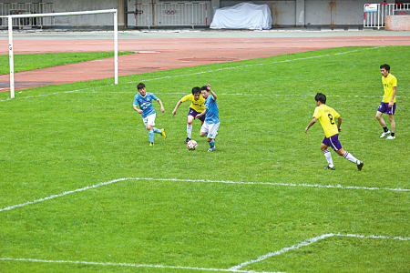 宁波市第十三届外企运动会足球赛昨开赛