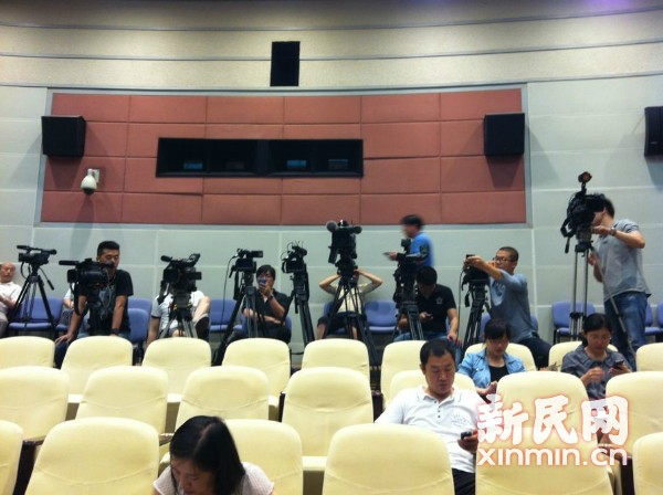 上海户口新政:居住证实行积分制 可异地高考-居