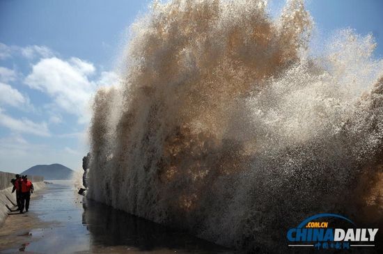 浙江温岭：“苏力”逼近掀巨浪[1]- 中国在线