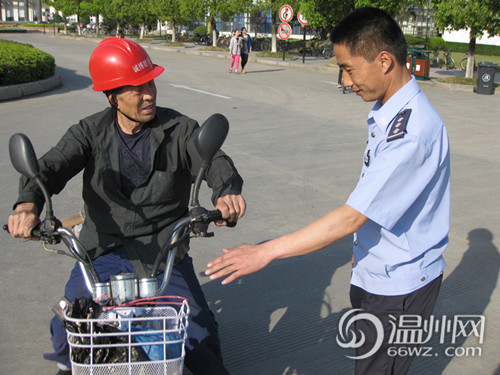 最美温州人:全天候地守卫 一个大学保安的故事