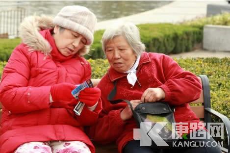 老年人用药需注意八防(图)-老年人,需注意,安