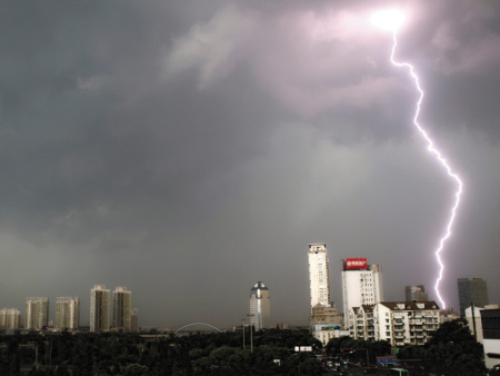 今明午后仍有雷阵雨 未来十日宁波还是高温天