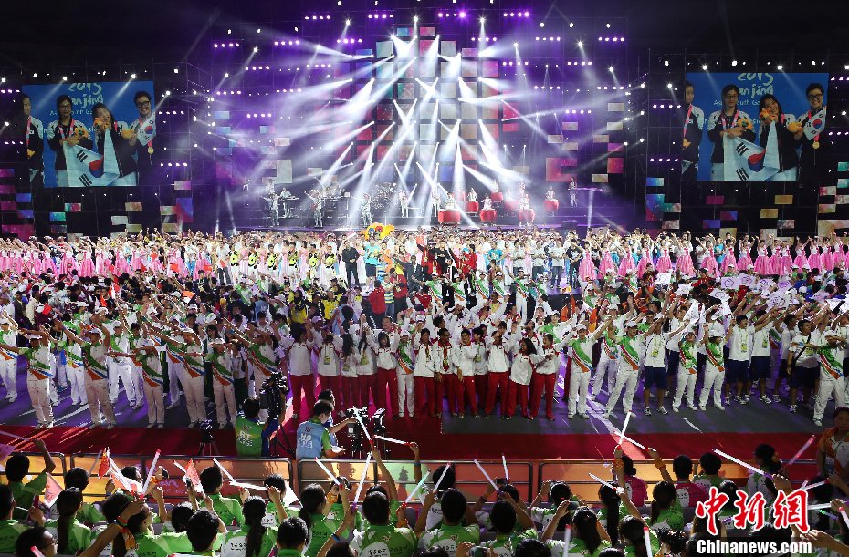 �Ͼ�������Ļʽ�����ഺ���ִ��