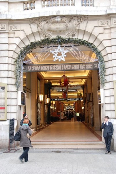 购物巴黎 香榭丽舍大街寻觅法国的味道-行摄资