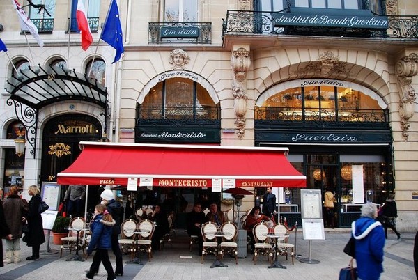 购物巴黎+香榭丽舍大街寻觅法国的味道