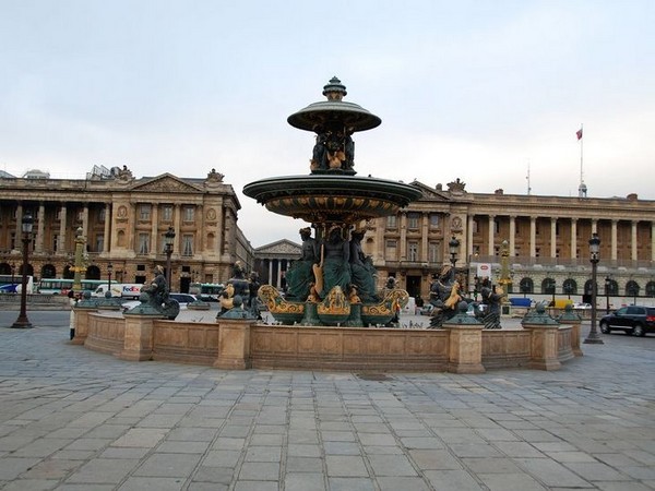 购物巴黎 香榭丽舍大街寻觅法国的味道-行摄资