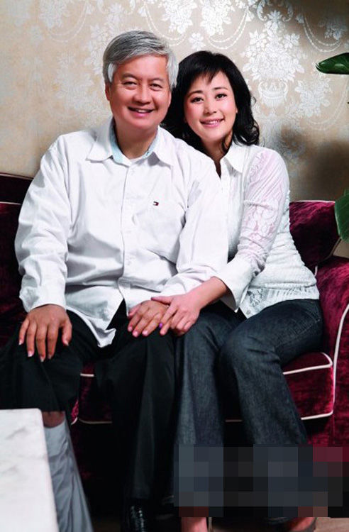 蛮子美艳妻子曝光 曾为某落马贪官儿媳-蛮子,妻