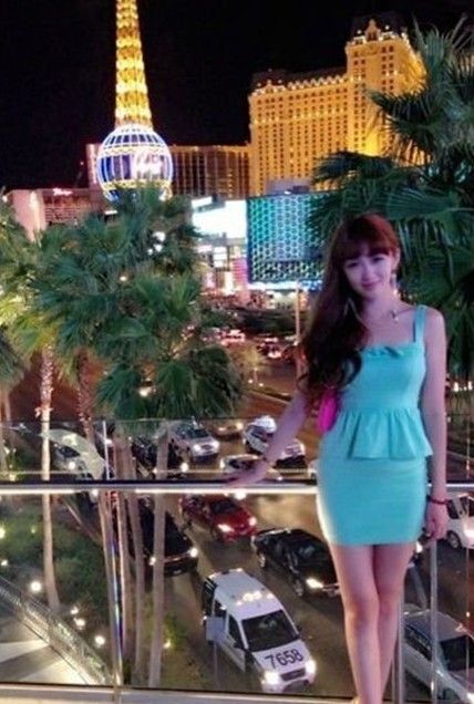 北大校花袁佳怡生活近照 美国旅行展风情-北京