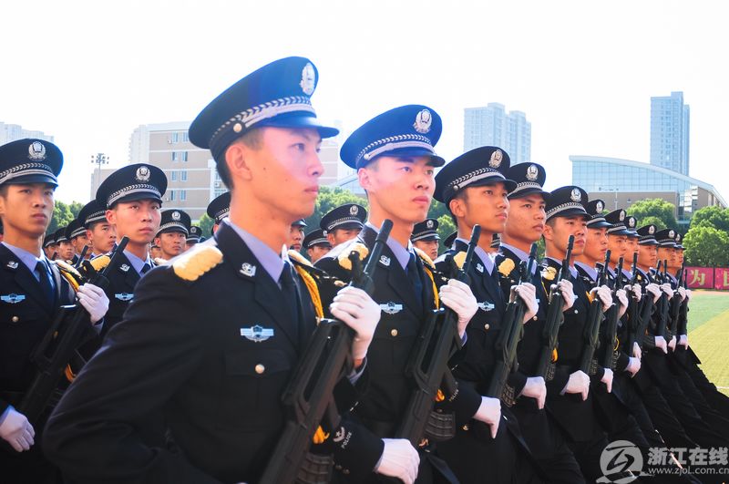 帅呆了!浙江警察学院新生开学典礼(组图)-浙江