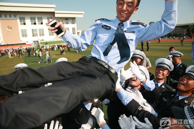 帅呆了!浙江警察学院新生开学典礼(组图)-浙江
