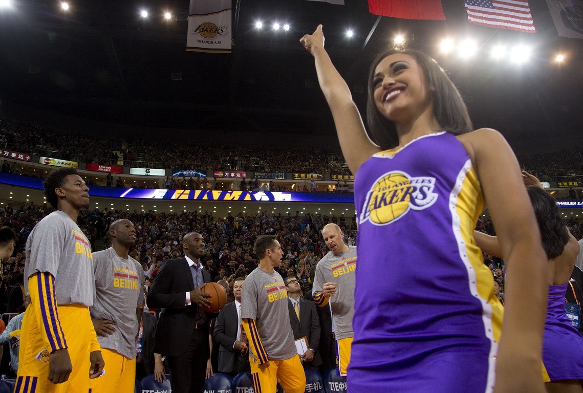 nba中国赛:湖人95-100勇士