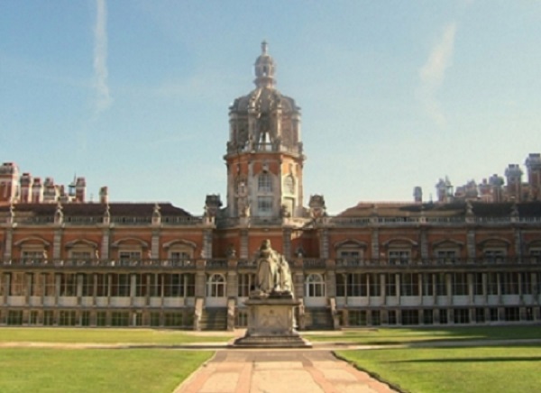 走进英国古老的私立高中 揭秘真正的贵族学校