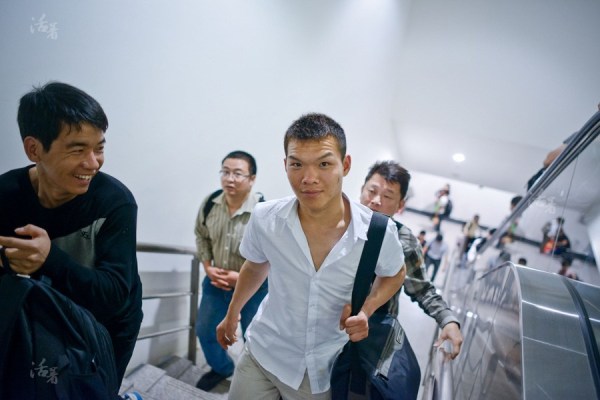 为孝顺出卖肉体 <em>越南少女</em>可悲的性契约-在一