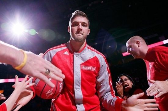 火箭不惜代价留帕森斯? 高富帅:看薪水是有些