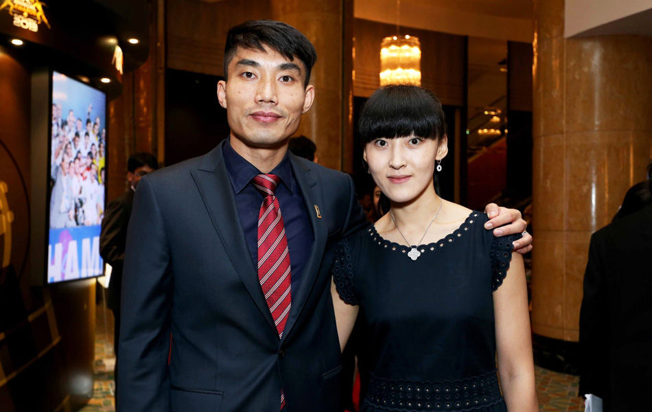 亚足联颁奖礼-郑智荣膺亚洲足球先生 中国揽五