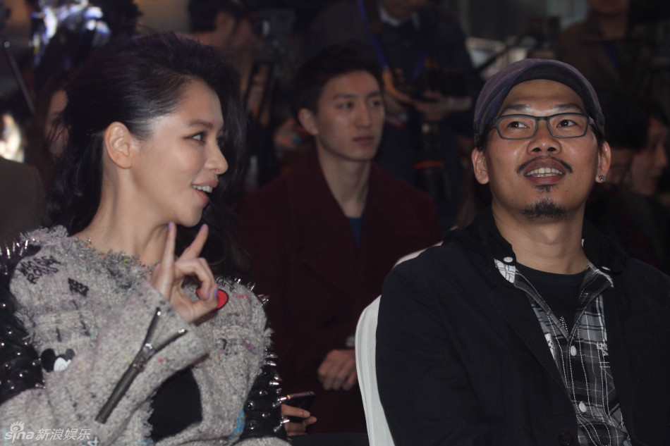 周杰伦包场撑方文山新片赞床戏精彩-周杰伦,方