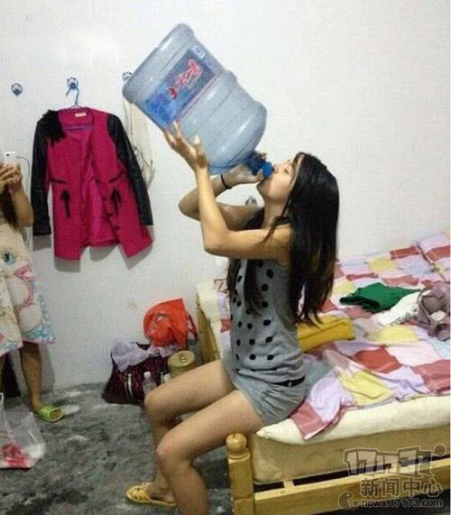 <em>妹子</em>作弊你爸妈知道么?动手能力强的妖孽伤不