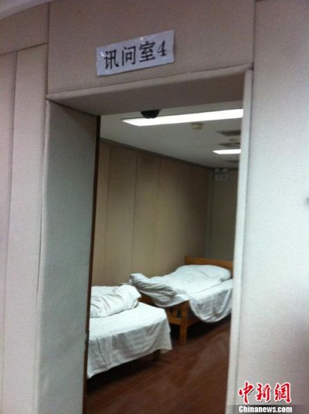 南京检察院办案基地探秘:墙壁软包 家具无棱角