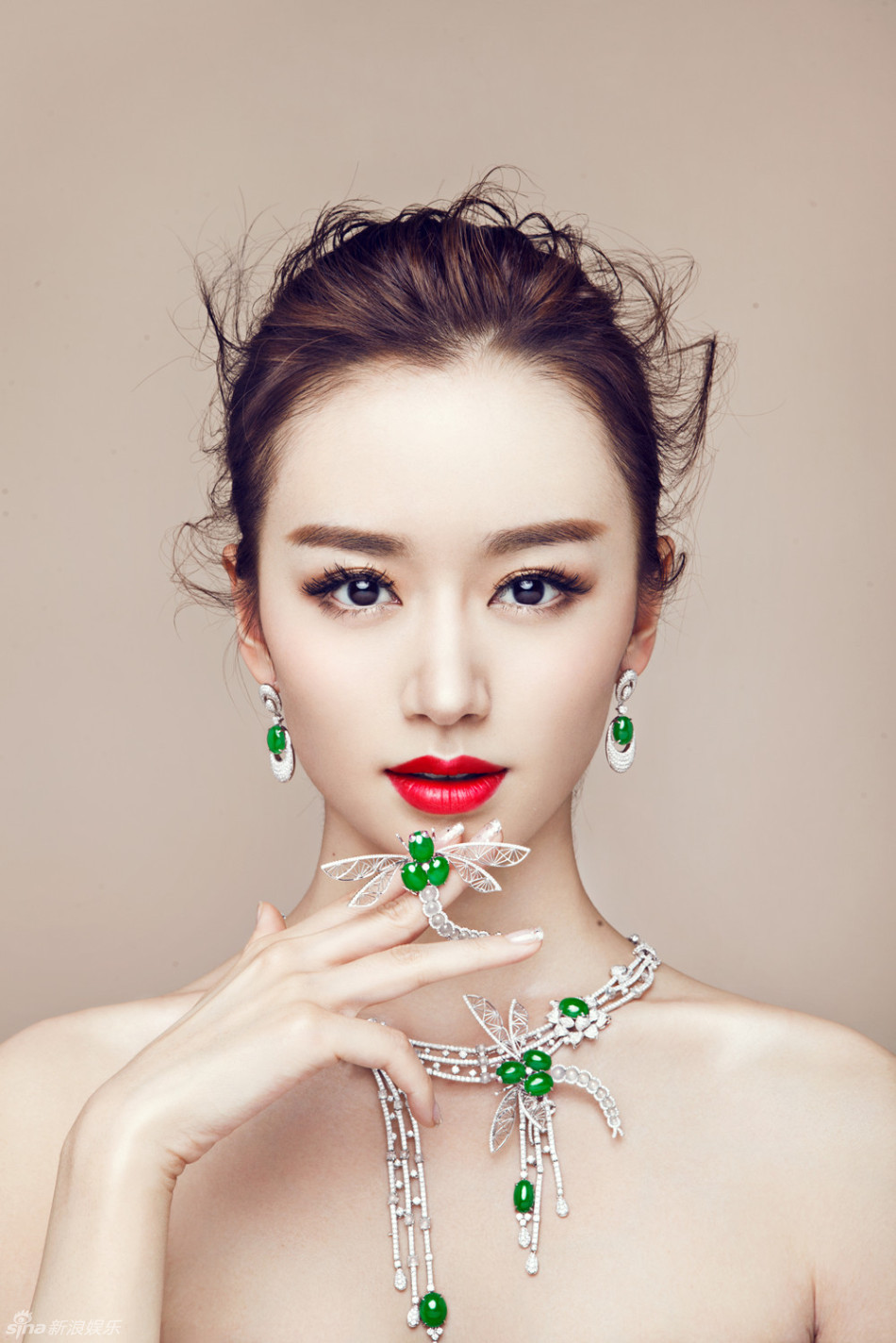 乔乔早春写真<em>白皙</em>肌肤气质独特--中国宁波网-娱