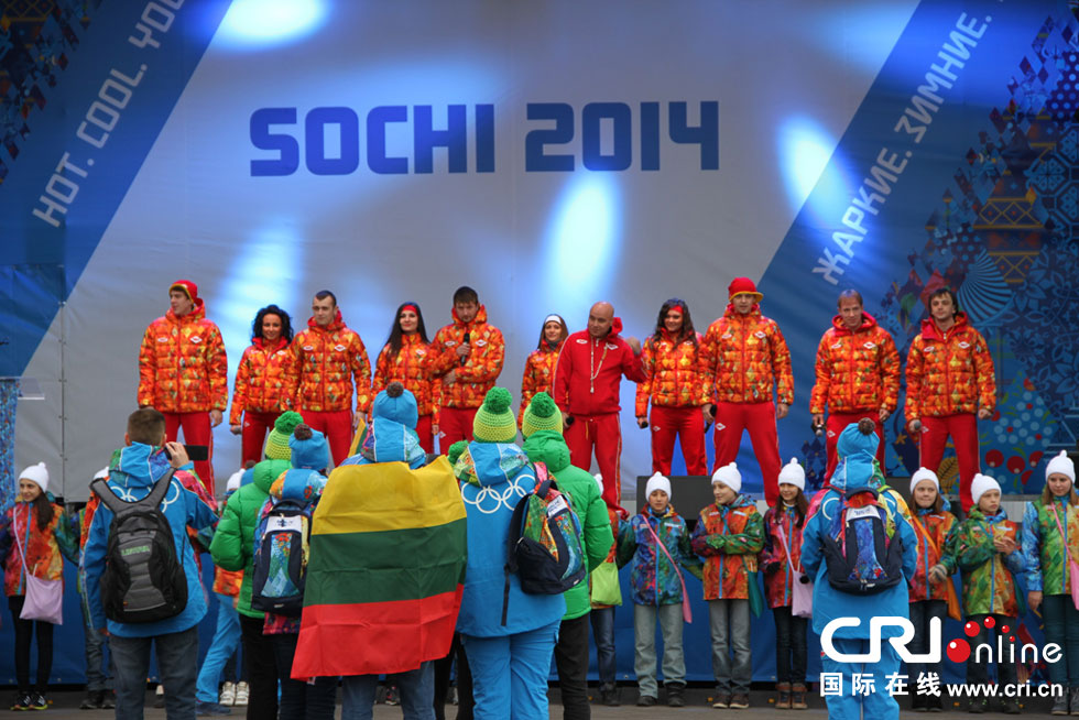 ���»��й�������������ʽ�ڰ��˴����(������ͼ)